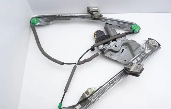 Ford Focus Front door window regulator with motor 0130821756 XS4123201