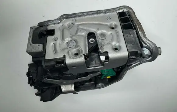 BMW 5 G30 G31 G38 Rear door lock 7477697 A046465 18283810