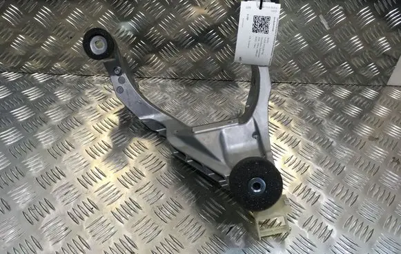 BMW 5 F10 F11 Steering rack mounting bracket 6140831