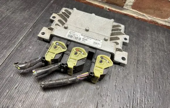 Ford Fiesta Engine control unit/module C1BG12A650AD S180047050D