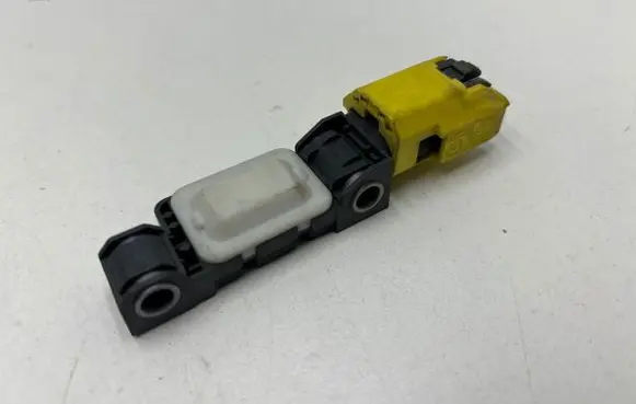 Porsche Cayenne (9PA) Airbag deployment crash/impact sensor 7L0909606D 140106 202348
