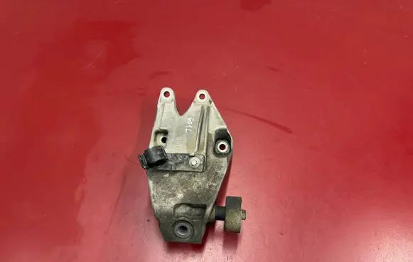 BMW X3 G01 Engine mounting bracket 6864595 6861565 22116864595