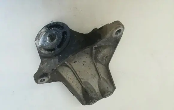 Audi A6 S6 C6 4F Engine mounting bracket 4f0399113b