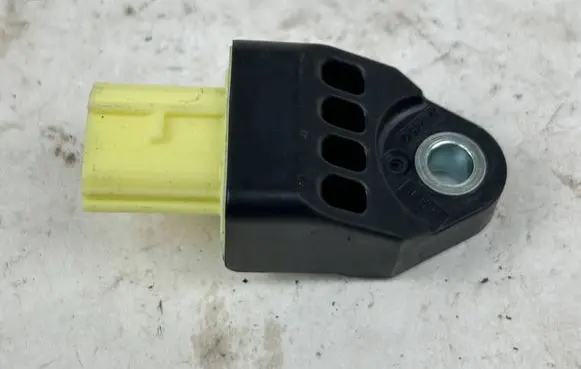 Toyota Mirai Airbag deployment crash/impact sensor 8983152020 89831-52020