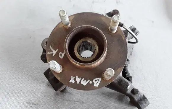 Ford B-MAX Front wheel hub 1770739