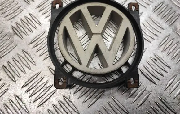 Volkswagen PASSAT B5 Manufacturer badge logo/emblem 357853612A