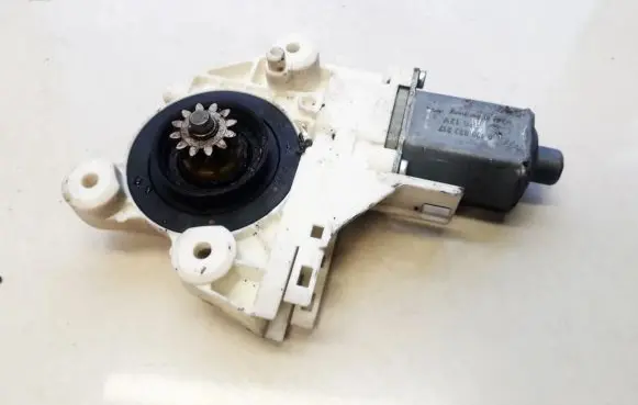 Ford Focus Front door window regulator motor 4M5T14A389 995208101