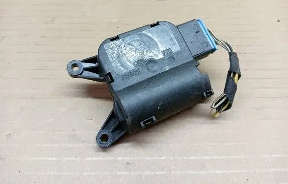 Audi A3 S3 8P Air flap motor/actuator 0132801345 1K0907511 983389HF