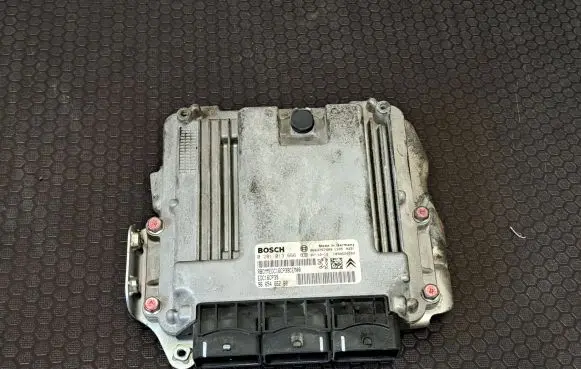 Peugeot 4007 Engine control unit/module 9665465280 9663757980 0281013666