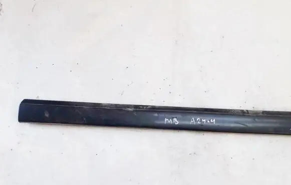 Mercedes-Benz C W202 Front door trim (molding) 2026900462 20269004462