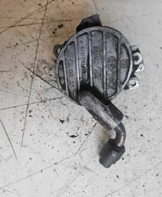 Mercedes-Benz C W203 Vacuum pump A6112300065