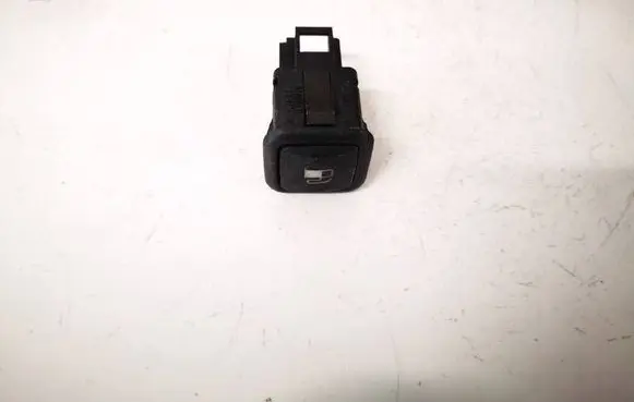 Volkswagen Golf IV Fuel tank opening switch 3B0959833A