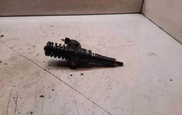 Volkswagen Golf Plus Fuel injector 0414720312 038130073BQ