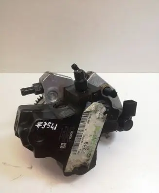 Mercedes-Benz E W211 Fuel injection high pressure pump A6420700201