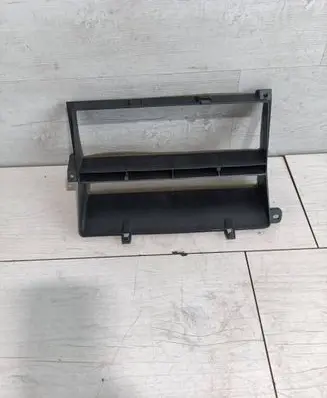 Jeep Wrangler Quarter panel pressure vent 00081967