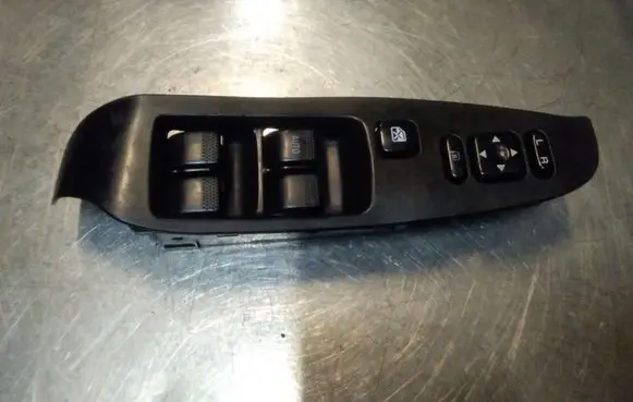Subaru Legacy Electric window control switch 83071AE020
