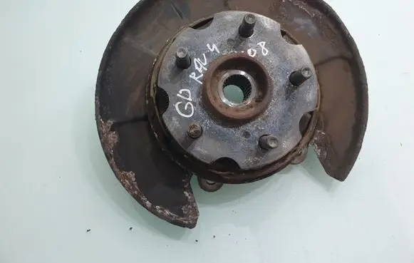 Toyota RAV 4 (XA30) Rear wheel hub