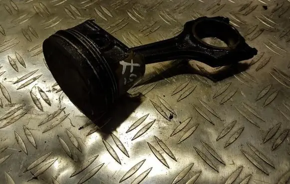 Opel Tigra A Piston with connecting rod