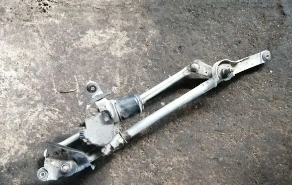 Subaru Outback Front wiper linkage and motor