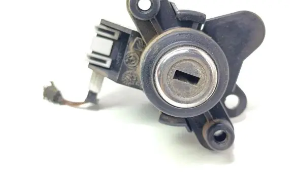 BMW 3 E46 Tailgate exterior lock 