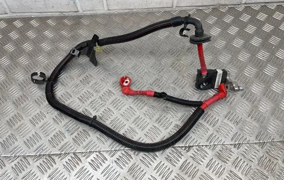 Land Rover Discovery 4 - LR4 Positive cable (battery)