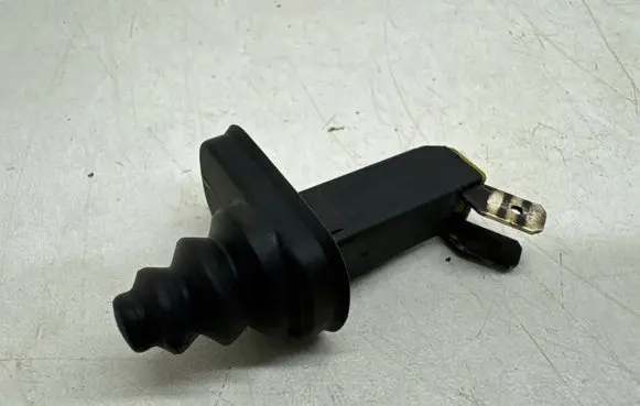Audi 80 90 S2 B4 Front door sensor 893947561A