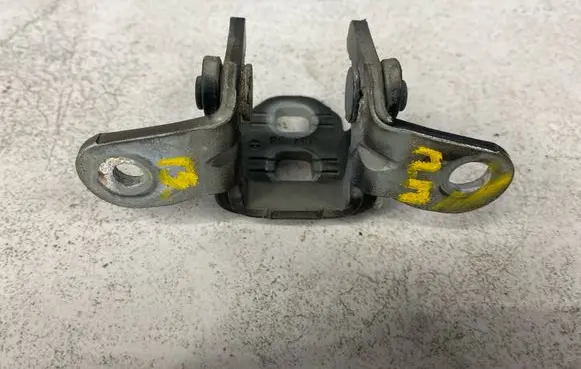 Dodge Caliber Front door upper hinge 256ABR