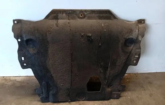 Volvo V60 Engine splash shield/under tray