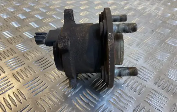 Ford Galaxy Rear wheel hub