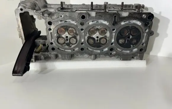 Mercedes-Benz ML W164 Engine head R642016