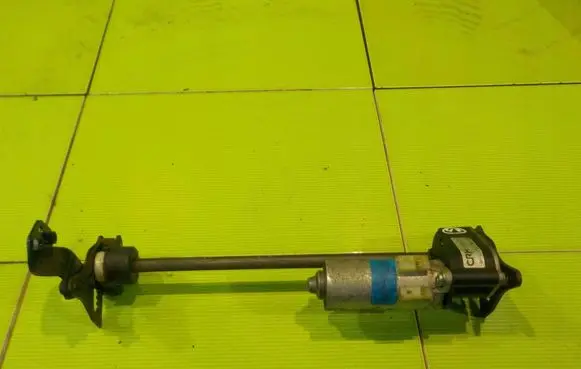 Land Rover Discovery 3 - LR3 Seat adjustment motor LEWY 7AB3 P0120060300