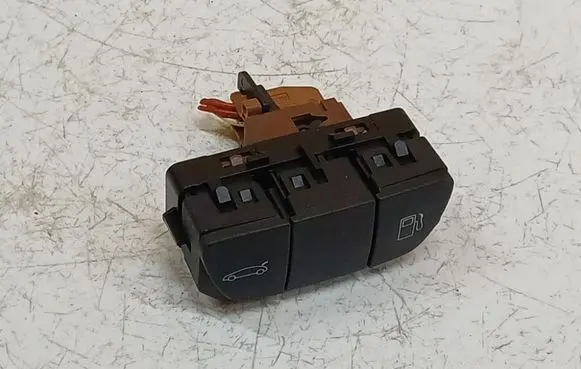 Peugeot 508 Fuel tank opening switch 96770584ZD00