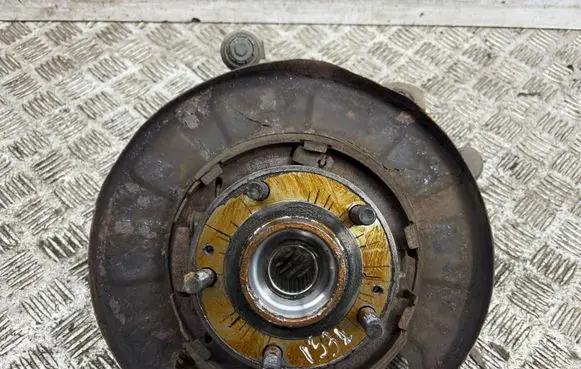 Rear wheel hub