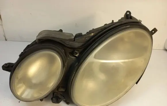 Mercedes-Benz E W211 Headlight/headlamp A0028202426