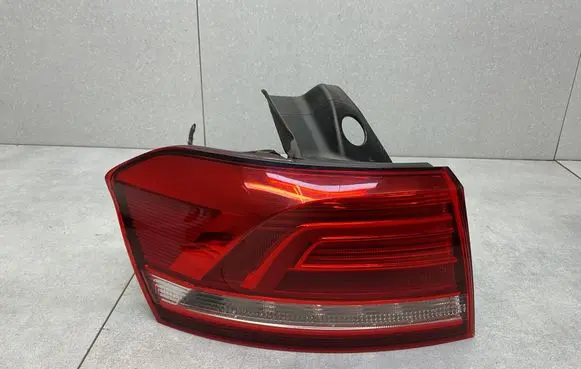 Volkswagen PASSAT B8 Rear/tail lights 3G9945095D