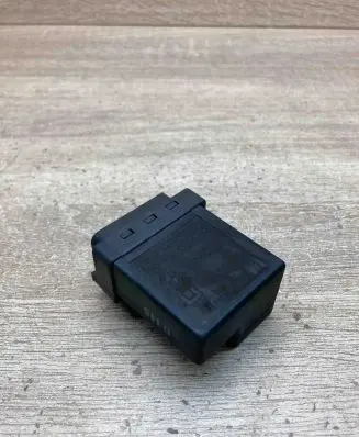 BMW 5 E39 Glow plug pre-heat relay 2246919 72RB510