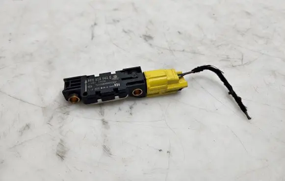 Audi A4 S4 B8 8K Airbag deployment crash/impact sensor 8E0959643B