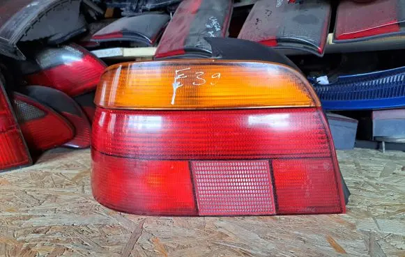 BMW 5 E39 Rear/tail lights 8358031 2VP00724001