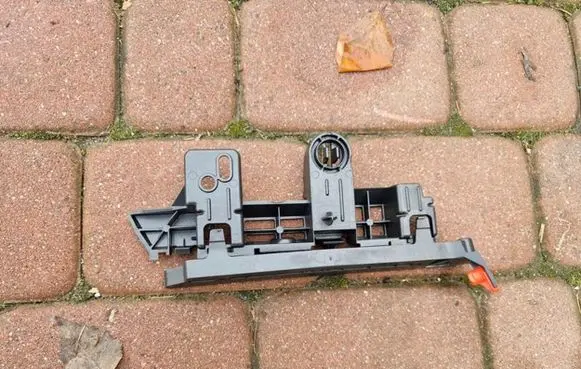 Opel Adam Front bumper mounting bracket 13495490