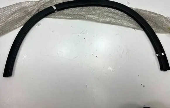 Mercedes-Benz GLC C253 Front arch trim 