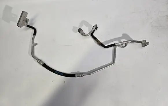 Audi Q8 Air conditioning (A/C) pipe/hose 4M1816720R