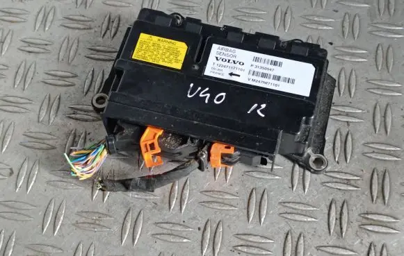 Volvo V40 Airbag control unit/module P31350547 122471171101 M247N171101