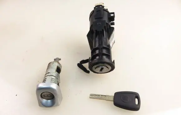 Fiat Bravo Ignition lock 61083600