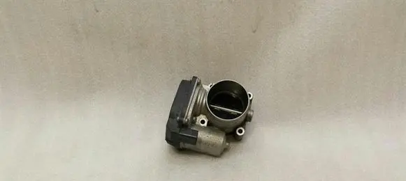 Audi A1 Throttle valve 03C133062T