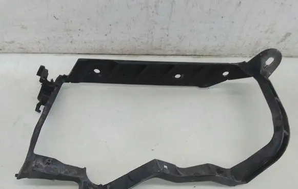 Headlight/headlamp mounting bracket