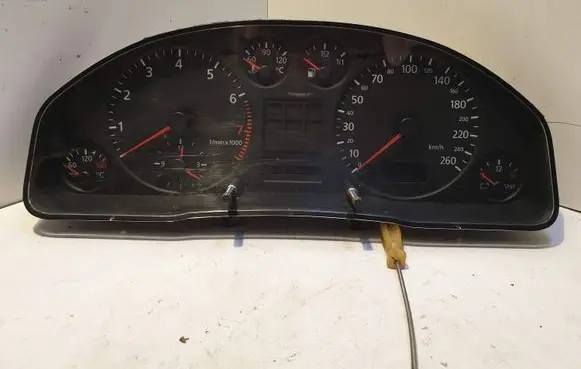 Audi A6 S6 C5 4B Speedometer (instrument cluster) 4B0919860F 008AUZ8Z0