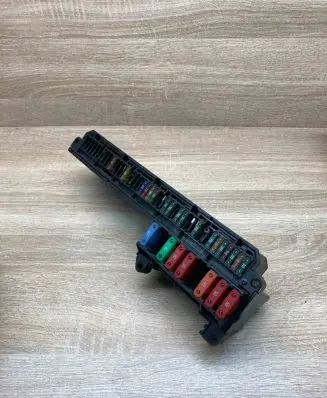 BMW 5 E60 E61 Fuse module 6957330 Used