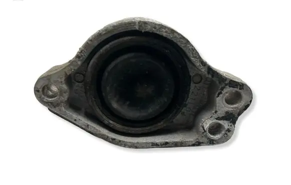 Honda Accord Engine mount bracket 