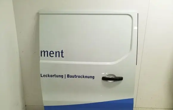Renault Trafic III (X82) Side sliding door 821003024R