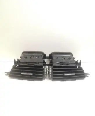 Mercedes-Benz C W204 Dash center air vent grill A2048306064